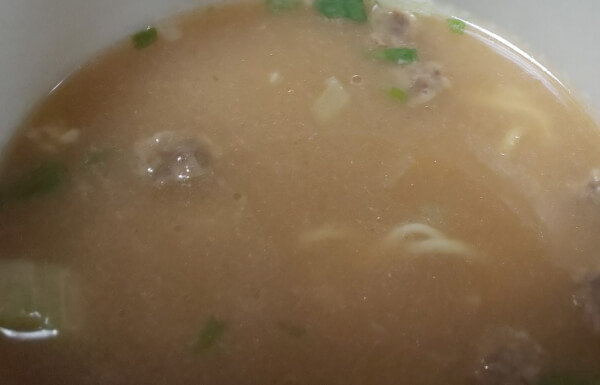 ファミマのライザップ醤油豚骨のスープ