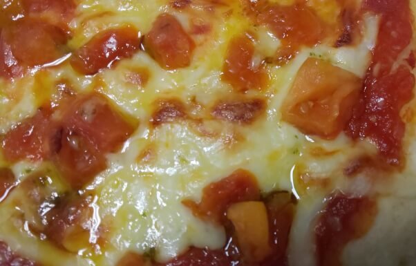 ローソンのピッツァマルゲリータのチーズ