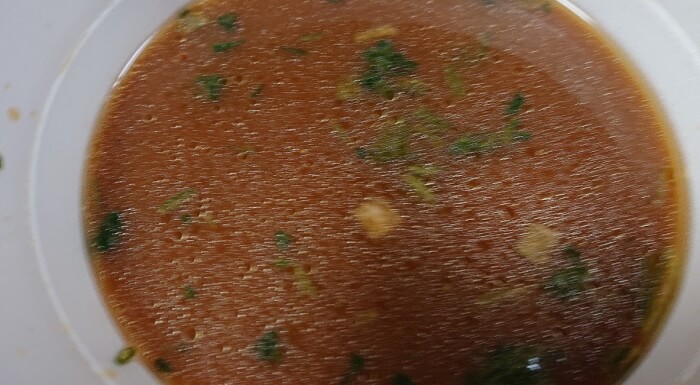 ローソンの吉村家豚骨醤油ラーメンのスープ
